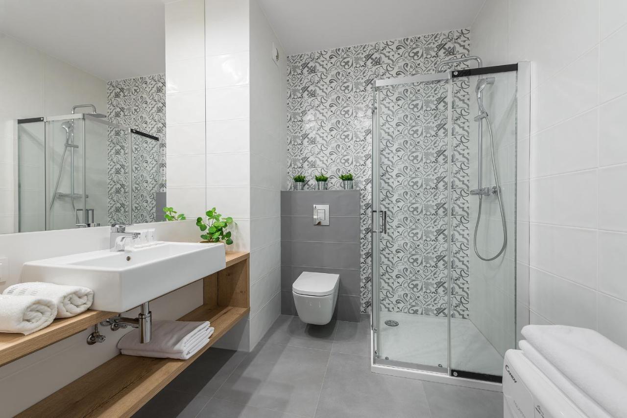 Okecie Airport Studio Bakalarska 2 P&O Serviced Apartments ワルシャワ エクステリア 写真