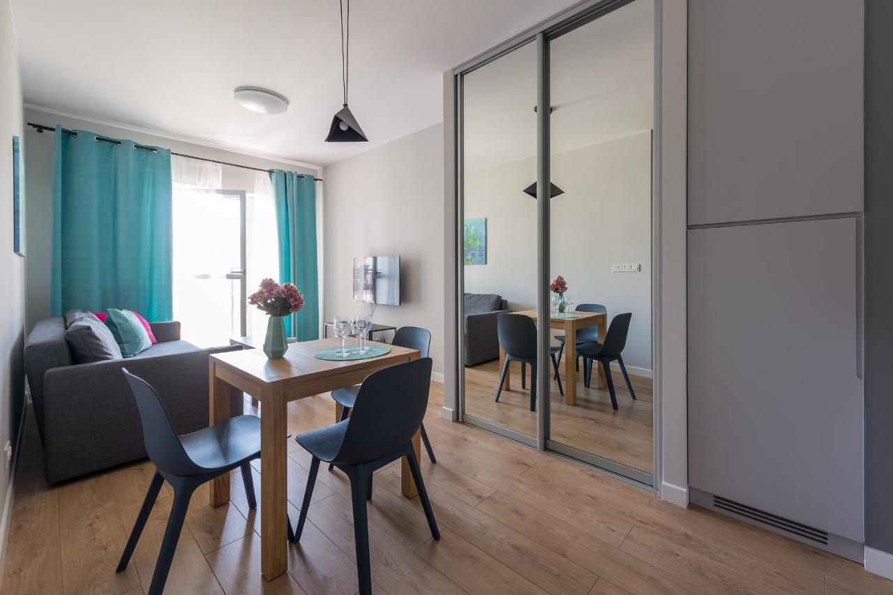 Okecie Airport Studio Bakalarska 2 P&O Serviced Apartments ワルシャワ エクステリア 写真