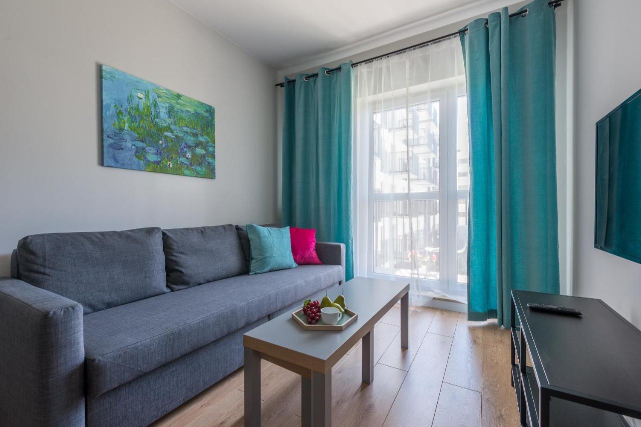 Okecie Airport Studio Bakalarska 2 P&O Serviced Apartments ワルシャワ エクステリア 写真