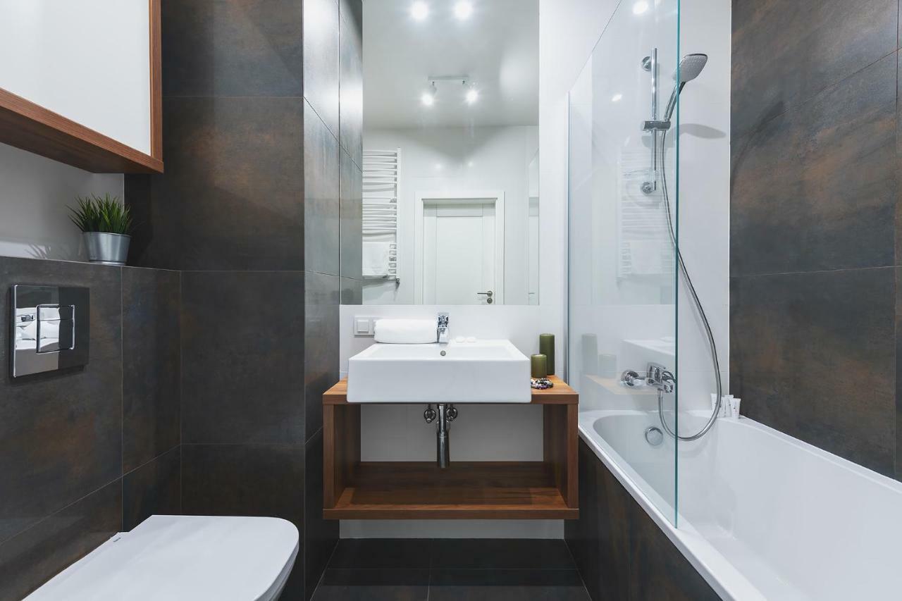 Okecie Airport Studio Bakalarska 2 P&O Serviced Apartments ワルシャワ エクステリア 写真
