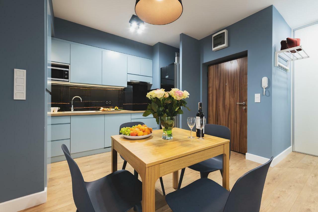 Okecie Airport Studio Bakalarska 2 P&O Serviced Apartments ワルシャワ エクステリア 写真