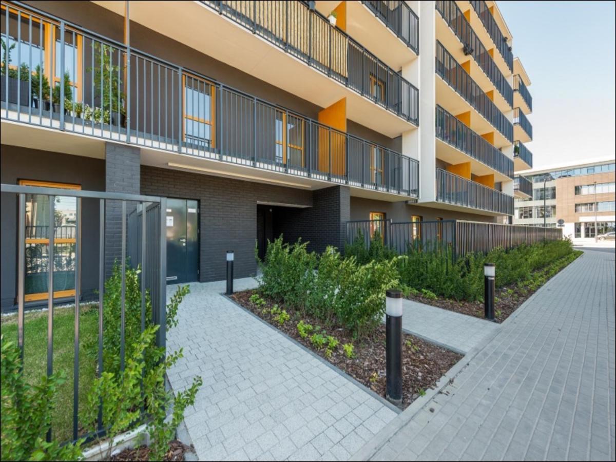 Okecie Airport Studio Bakalarska 2 P&O Serviced Apartments ワルシャワ エクステリア 写真